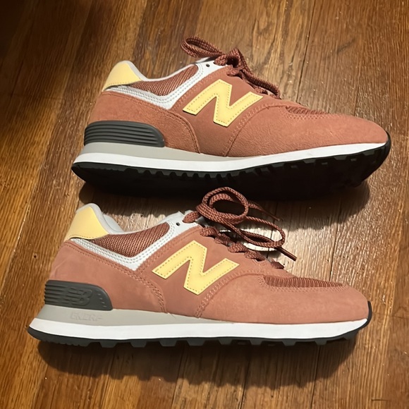 New Balance 574 Olive Night Suede - Trainers Shoes - Awesome Shoes